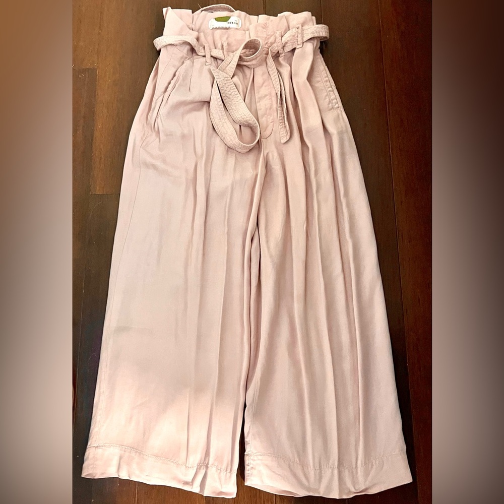 Skirt pants, tie front, pockets, zipper, pink